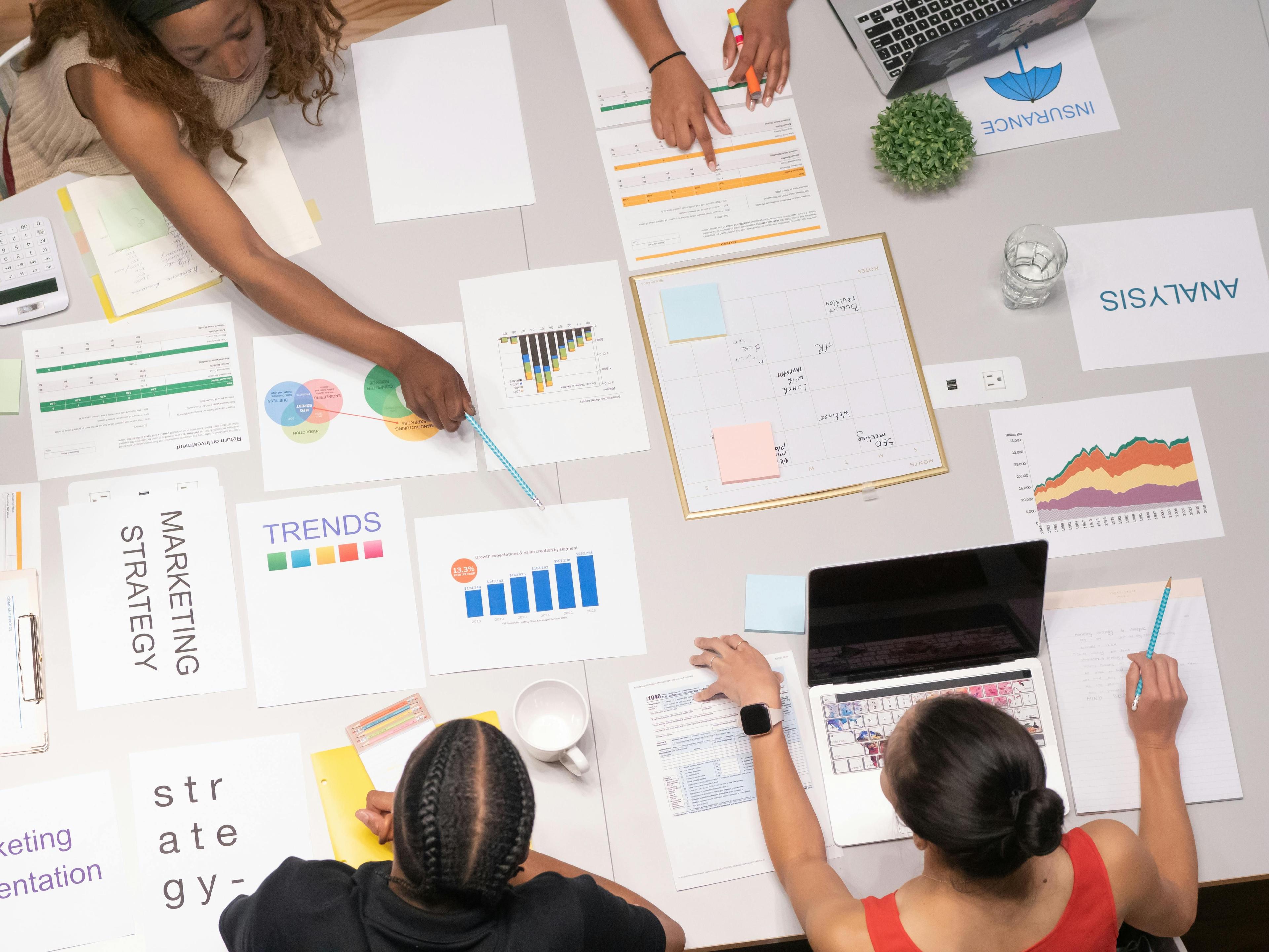 Guia Definitivo do CRM para Concessionárias: Como Centralizar Leads e Automatizar a Jornada de Compra